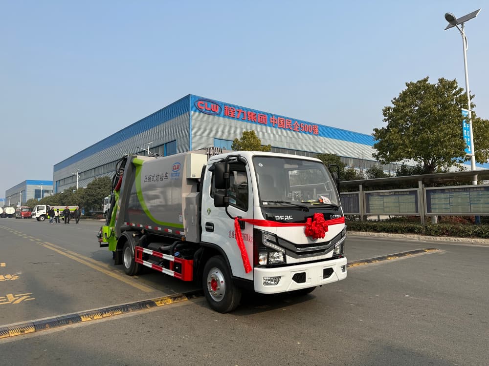  7方东风压缩垃圾车