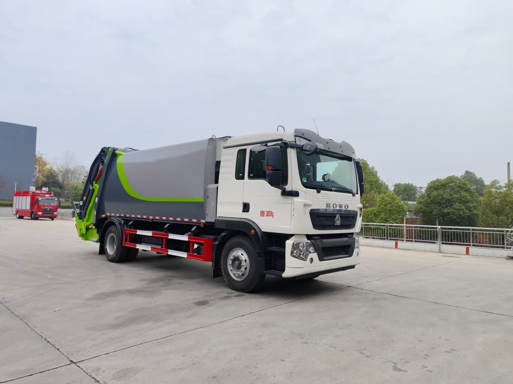重汽压缩垃圾车