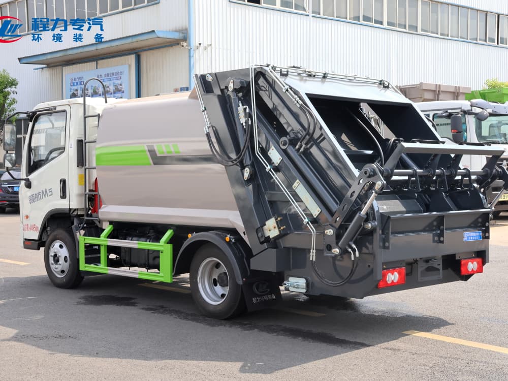 蓝牌 领航（5.8方）压缩车