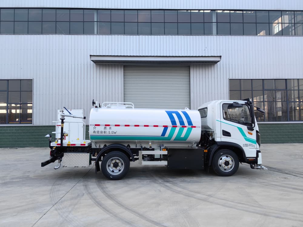 10t 纯电动洒水车